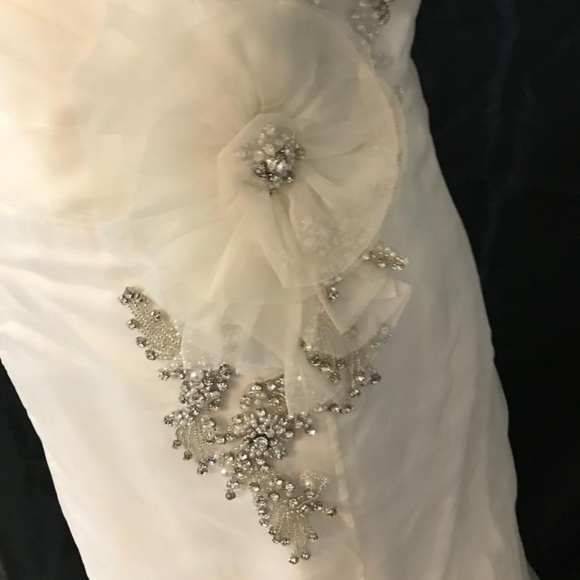 BRIDAL - Picture 4 of 4